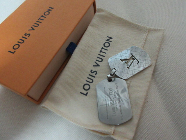 ルイ・ヴィトン Louis Vuitton シャンゼリゼ ペンダント 箱、袋付き（中古）