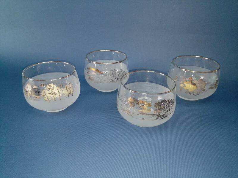 昭和レトロ　金彩　曇グラス　グラス　　硝子カップ　　冷茶　　茶器　４種景色　絵柄