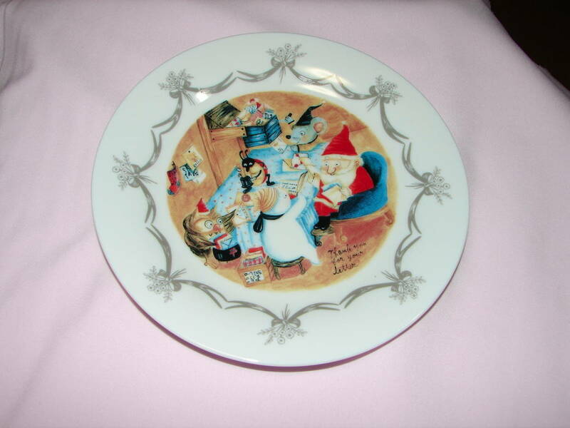 飾り皿　Shinzi Katoh 　シンジ カトウ　　クリスマスプレート 　直径約16.5センチ