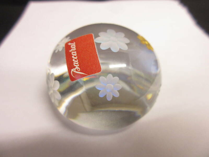 《置物》 ブランド 「Baccarat：バカラ 2002年 限定品(500個)：ペーパーウエイト」 フラワーデザイン・オーロラカラー クリスタルガラス
