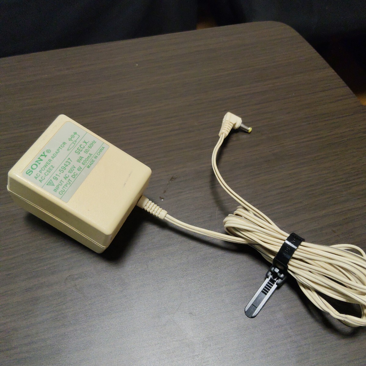 SONY 純正 SONY ソニー ACアダプター AC-CSE2 　DC6V/600mA 動作ＯＫ
