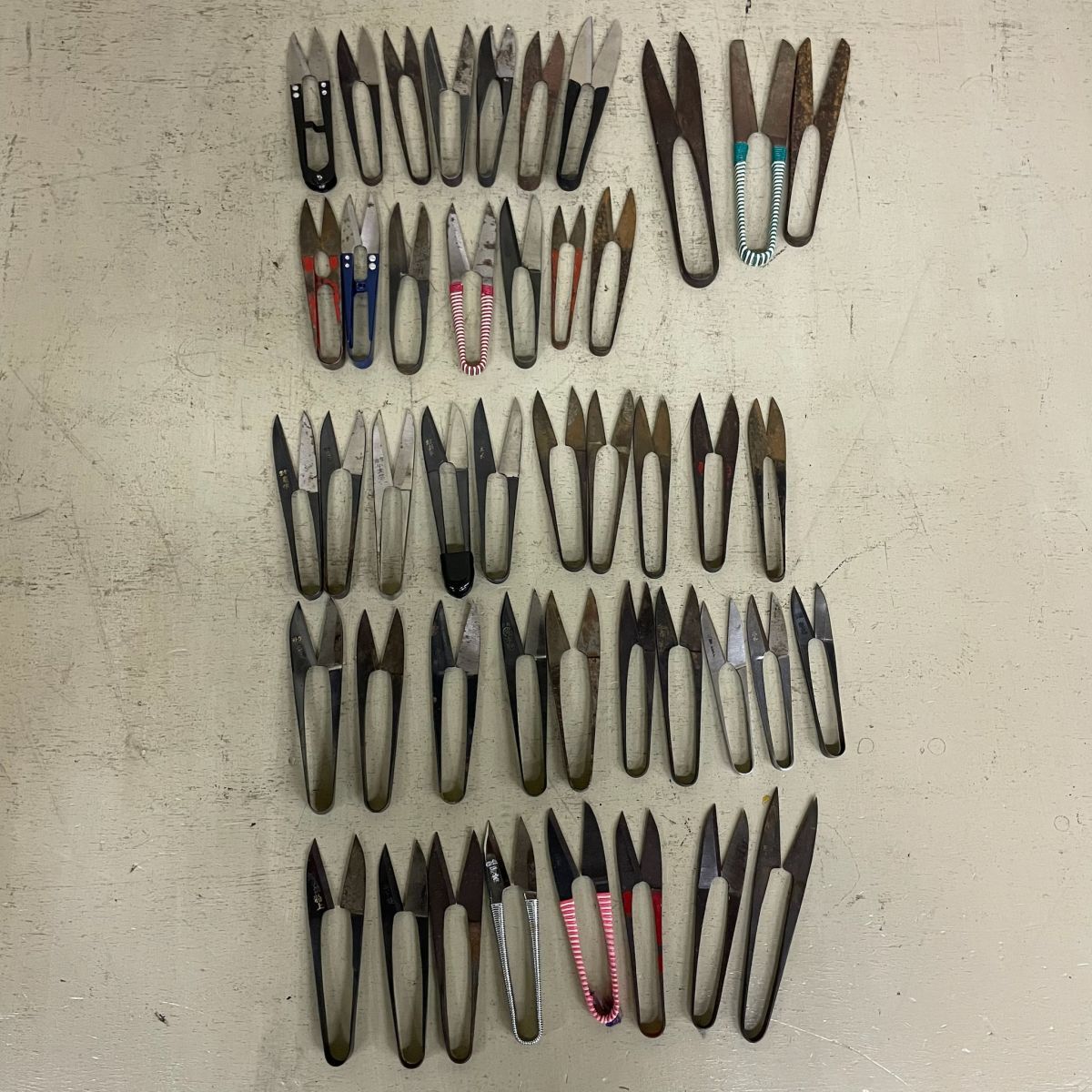 D1116【コンパクト送料込み】 糸切り鋏 まとめ にぎり鋏 森下製 美鈴 金馬 他 45点