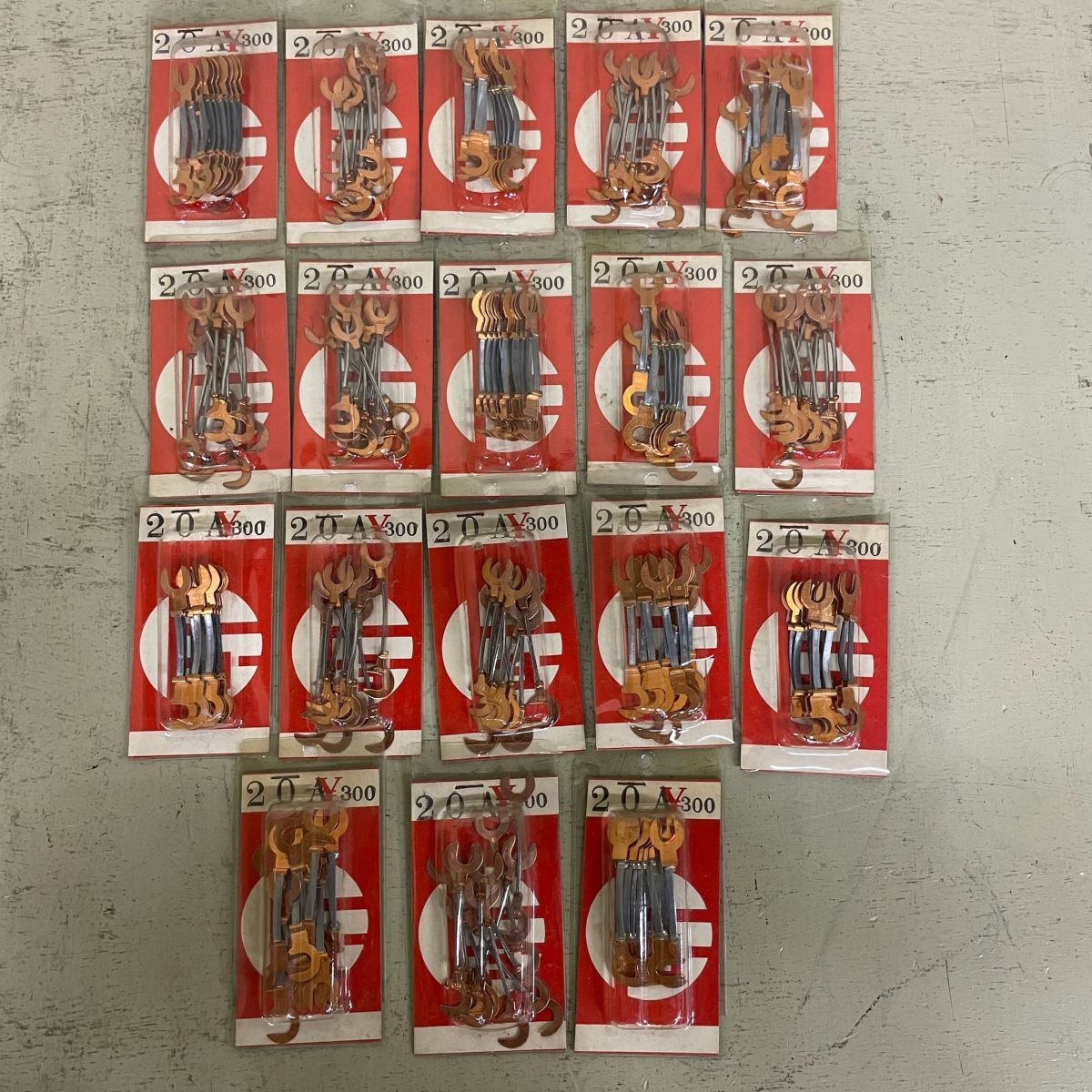 D1115【コンパクト送料込み】 銅爪付ヒューズ 20A まとめ 18点 現状渡し