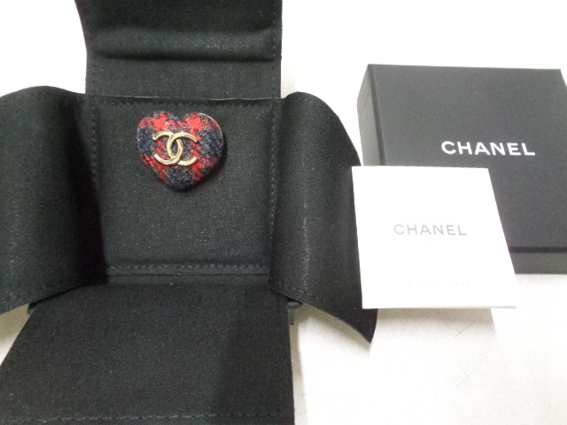 【未使用品】 CHANEL シャネル ココマーク ハート ブローチ B22K レッド×ネイビー 箱入り