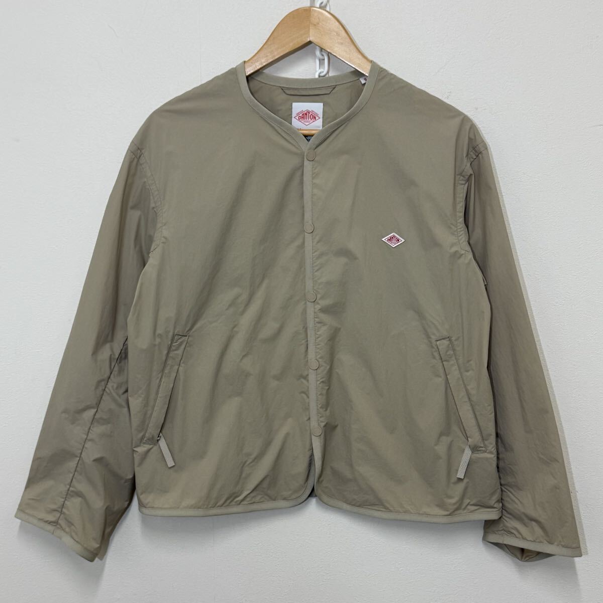 (36) DANTON カラーレス ジャケット ナイロン ベージュ S DT-A0279 レディース ダントン スナップボタン FA32-114-01 薄手 37960933153