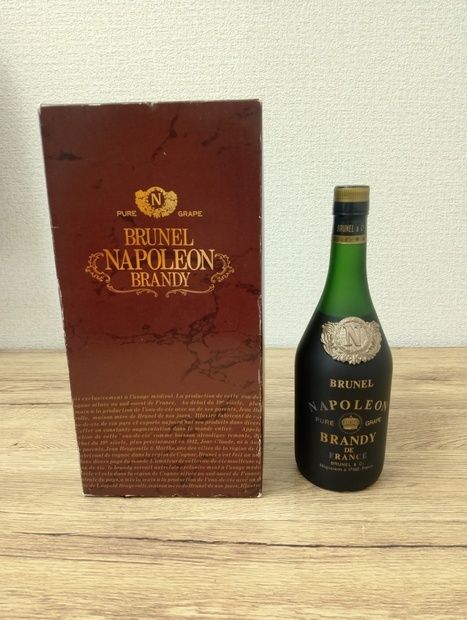 管N0318002　未開栓 BRUNEL NAPOLEON ブリュネル ナポレオン 特級 700ml アルコール度数40％ 古酒 ピュアグレープブランデー 箱付き