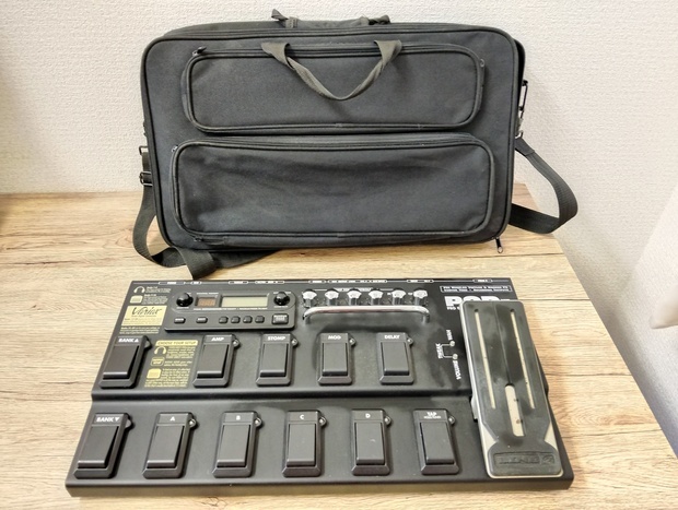 管M032705　LINE6 ラインシックス BASS POD XT LIVE ベース用マルチエフェクター ケース付き ※動作未確認