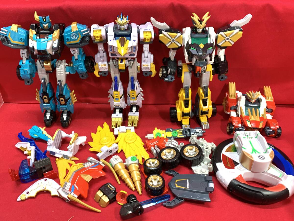 トミカ　絆合体　アースグランナー　まとめ　バッファゲータ ゴッドイーグルシャーク サーベルパンサー　おもちゃ ロボット　M-0306-1