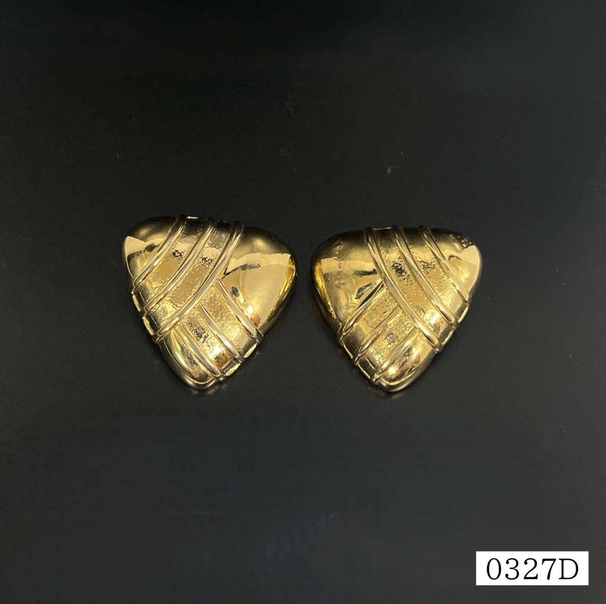 (志)NINA RICCI ニナリッチ クリップオンイヤリング 両耳 ペア ゴールドカラー 小物 アクセサリー 約3cm (o)0327D