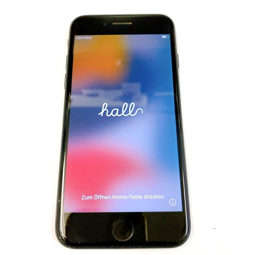 ・83150 Apple iPhone 7 MNCE2J/A 32GB ドコモ○判定 バッテリー77％