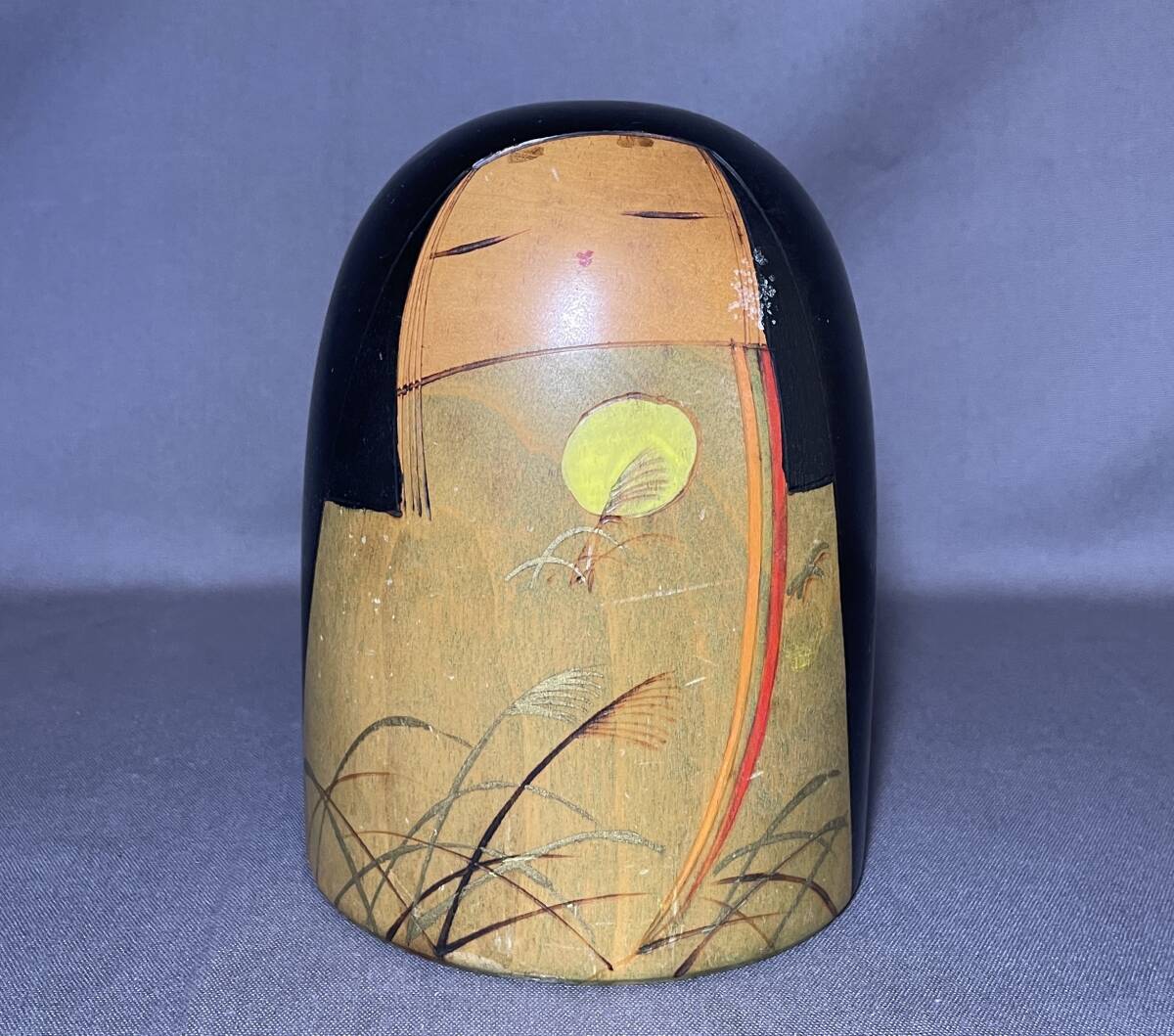 07/古いこけし★東亜作　ススキと満月　高さ約15センチ　記念入★民芸 木工 創作