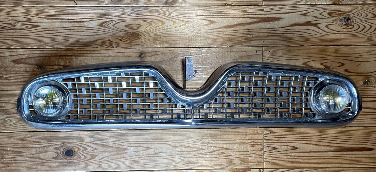旧車パーツ★トヨペット・クラウン　RS30型　フロントグリルと思います。全長105センチ★