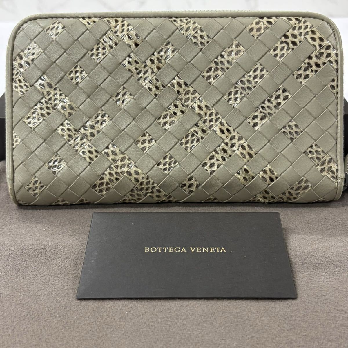 希少　ボッテガヴェネタ　BOTTEGAVENETA 財布　長財布　パイソン　イントレチャート　ラウンドファスナー　メンズ　