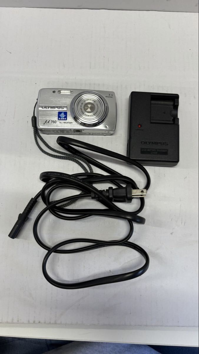 1円　OLYMPUS μ 760 7.1 メガピクセル　オリンパス　デジカメ　シルバー　動作未確認　付属品充電器バッテリー