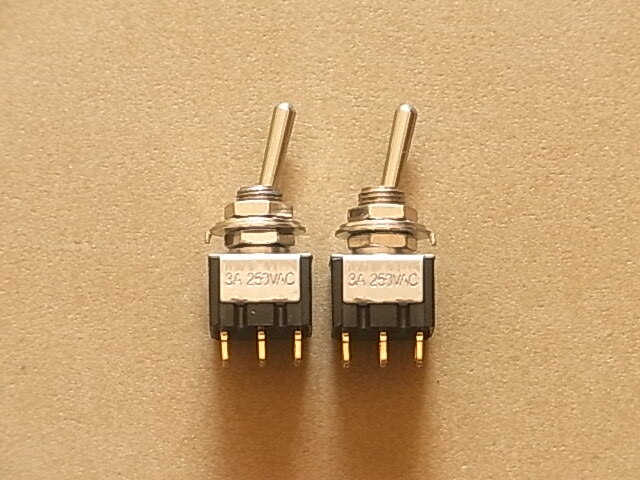日本製　トグルスイッチ ON/ON 2極双投 2個セット　125V/6A 250V/3A 送料230円　未使用品