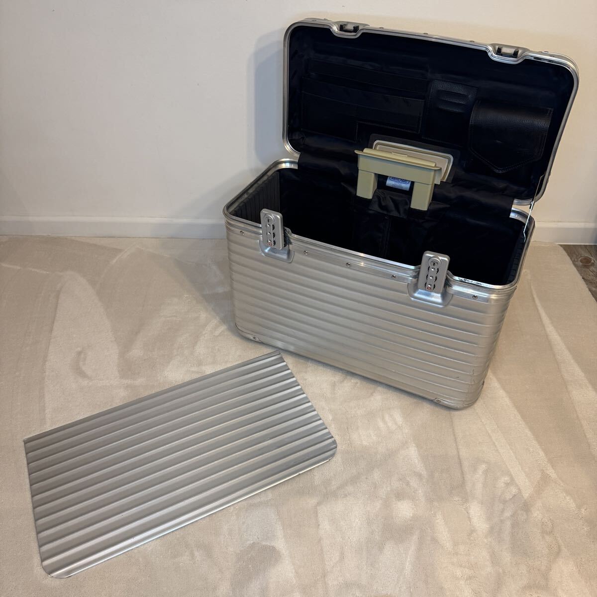RIMOWA Topas/トパーズ 928.51 パイロットケース ビックバージョン 46L 廃盤 アルミニウム Made in Germany