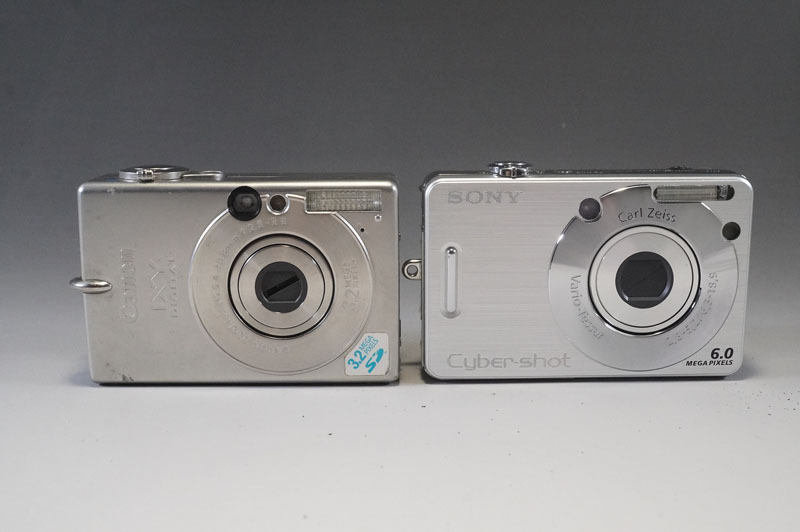 1円~【C661】Canon／キヤノン　IXY DIGITAL 30　PC1035　SONY／ソニー　Cyber-Shot　DSC-W50　シルバー　コンパクトデジタルカメラ　2点