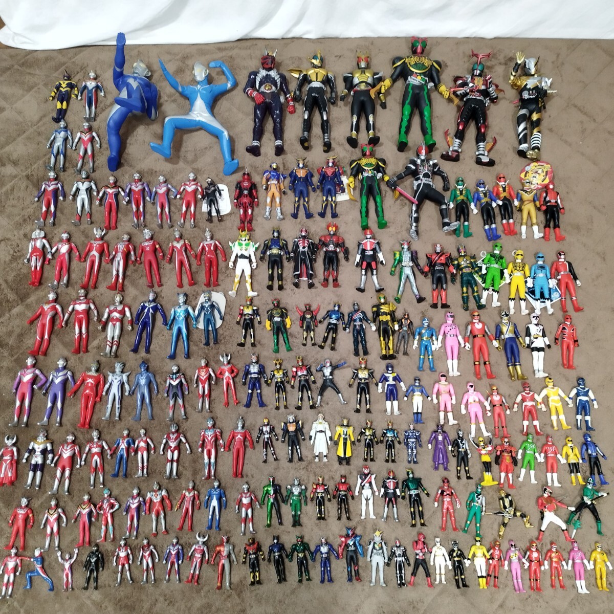 31903 ウルトラマン 仮面ライダー 戦隊ヒーロー レンジャー 特撮 ソフビ フィギュア まとめ 大量 セット 円谷プロ 当時 BANDAI レトロ タグ
