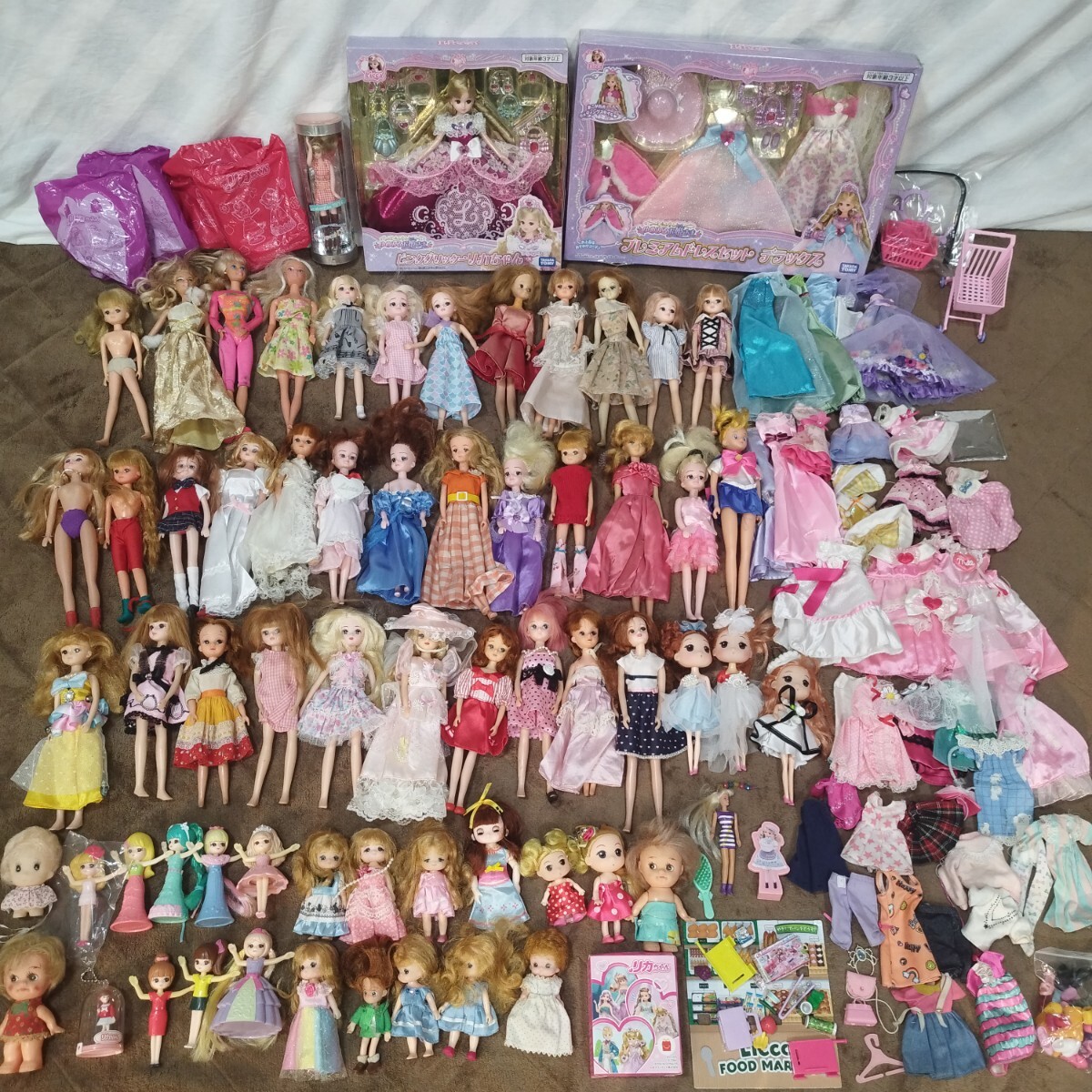 着せ替え人形 ドール リカちゃん バービー 大量 セット まとめ 洋服 タカラ TOMY レトロ 当時 LICCA ピンクグリッター セーラームーン