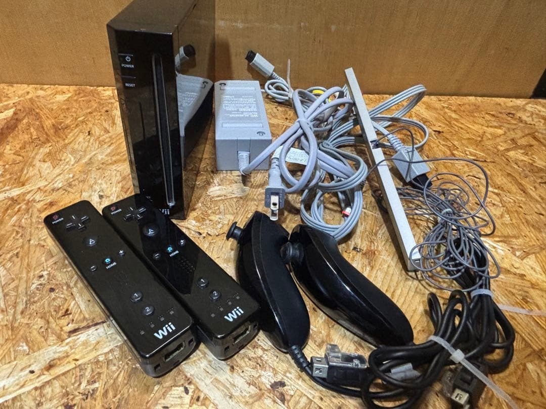 任天堂 ニンテンドー Wii リモコン 黒 9575 すぐ遊べるセット
