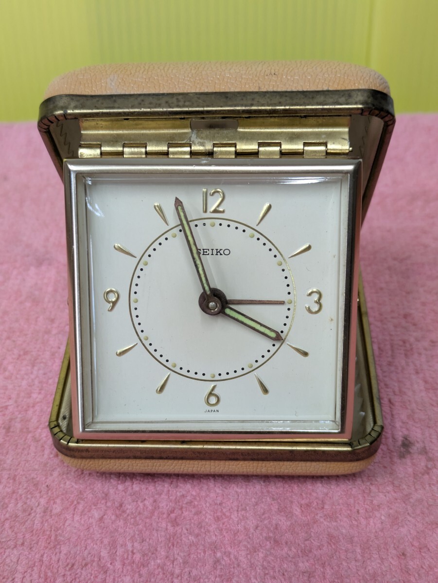 年代物 ヴィンテージ セイコー トラベルクロック 修正ベース中古現状品 SEIKO 折りたたみ 手巻き ゼンマイ めざまし時計 レトロ オブジェ