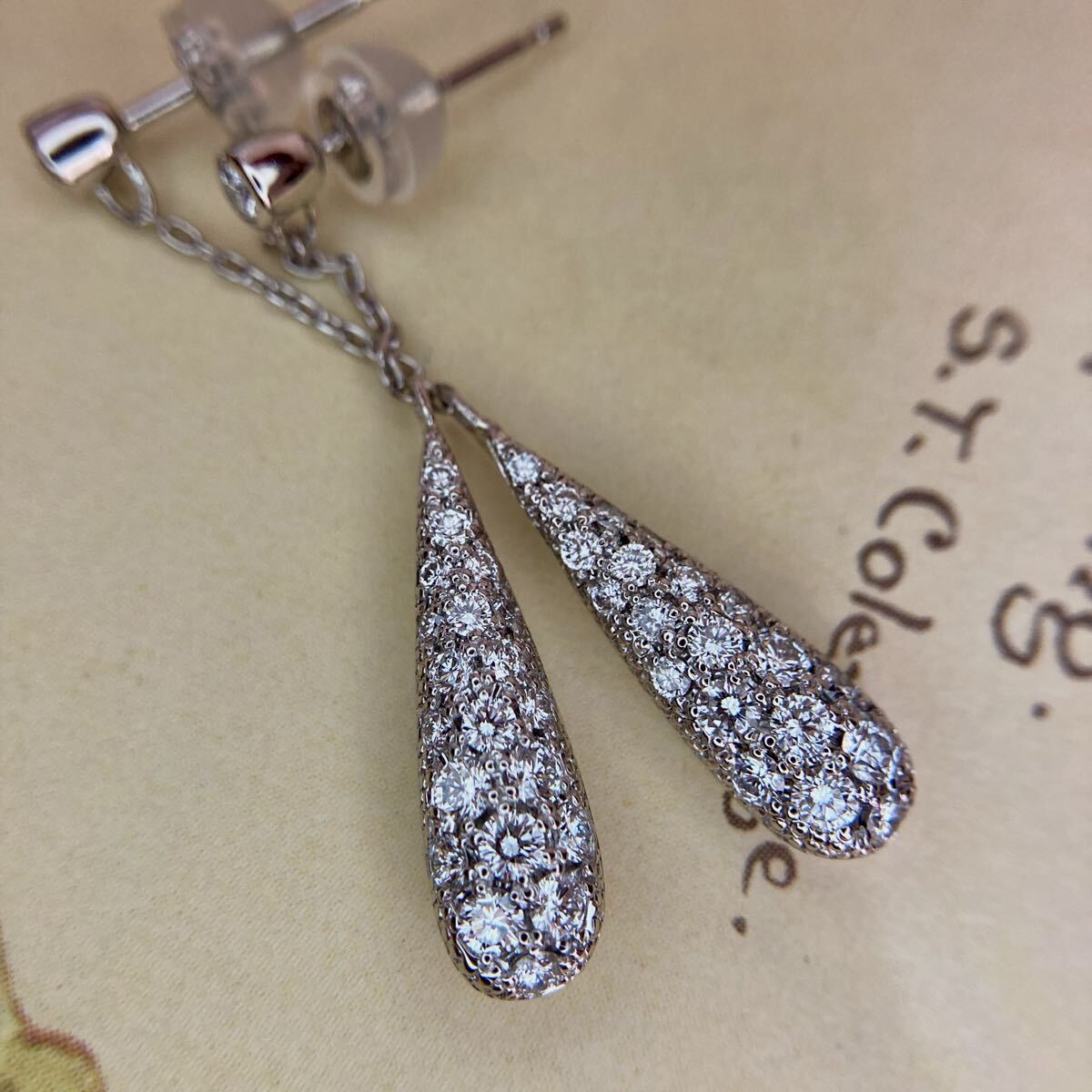 pt900 ブルーリーバ　天然ダイヤモンド　ドロップ型　ピアス　