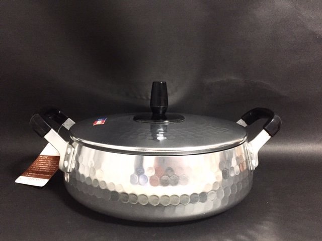 ★未使用★ 槌目 福寿 浅型両手鍋 3L アルミニウム製 フタ付き 調理器具 鍋　熱伝導　耐久性抜群！
