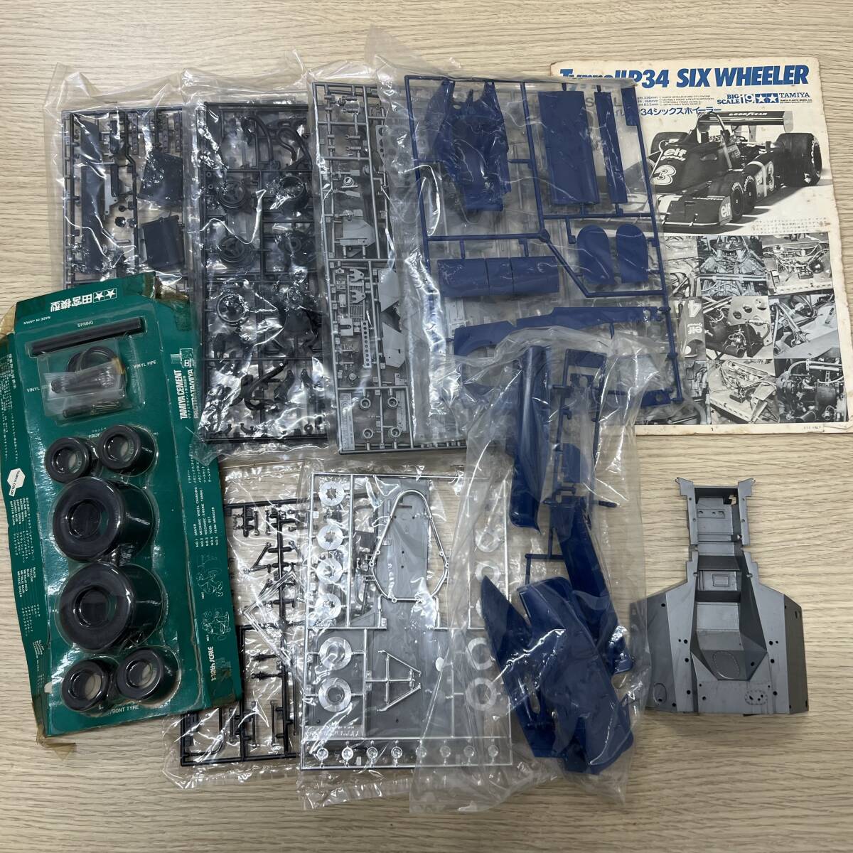 [K0343]【現状品】TAMIYA タミヤ Tyrrell タイレル P34 SIX WHEELER シックスホイーラー プラモデル パーツのみ 変色 外れてるパーツあり