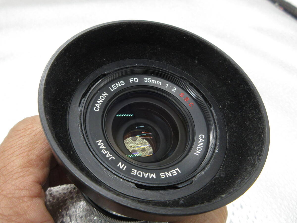 大口径　CANON FD 35mm f2 S.S.C. oマーク付き　フード付きレンズ