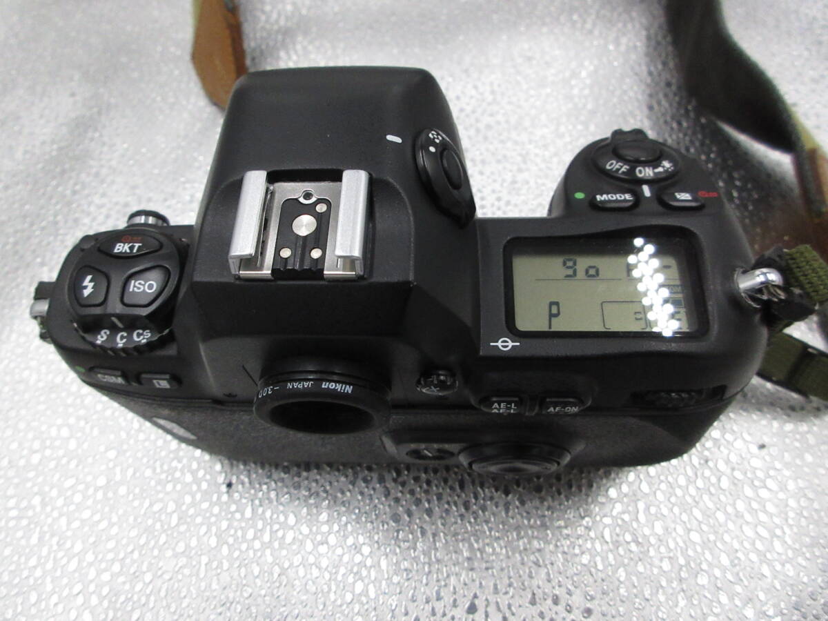 Nikon F100 ボディ フィルム 一眼レフ 動作品　電池ホルダー欠品