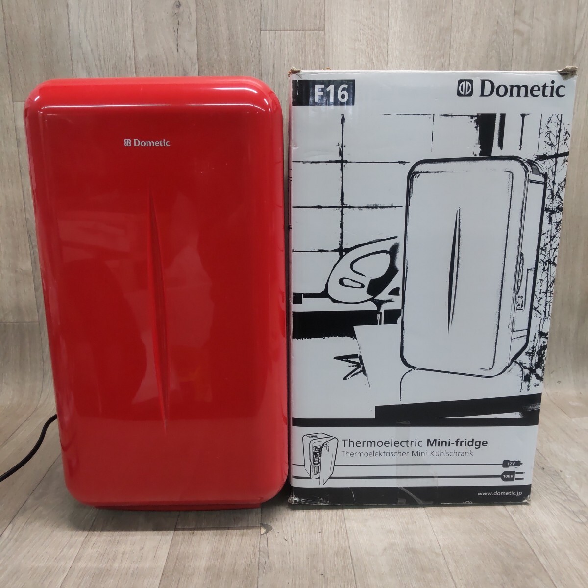 ES3P-260309-566 Dometic ドメティック 保冷庫 クーラー 小型 家電 F16 レッド 15L 2電源式 動作確認済み