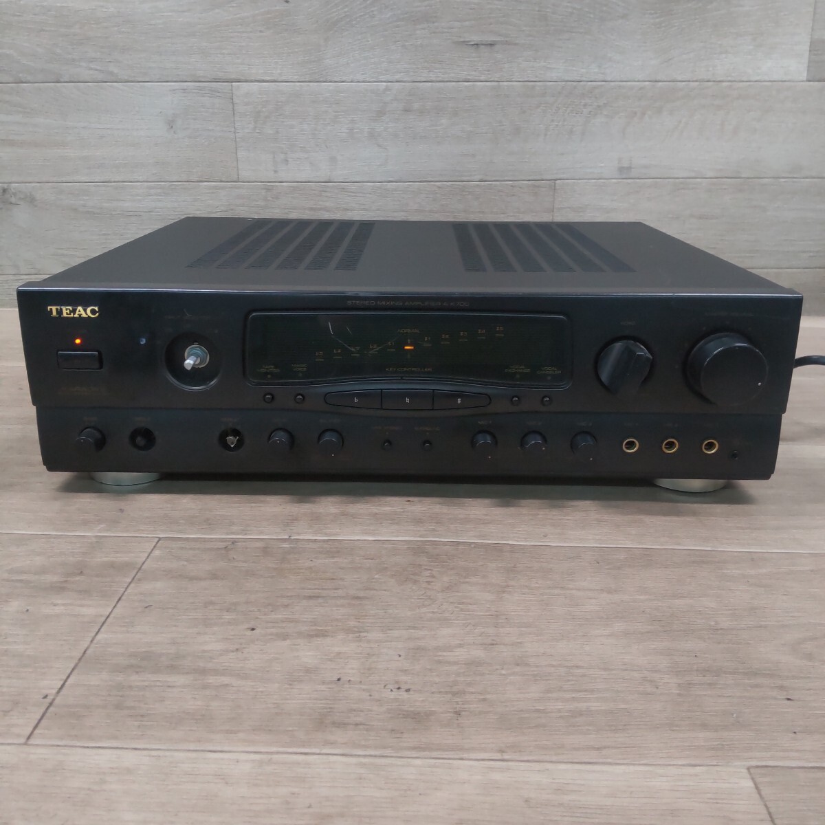 LKT-260313-790 TEAC アンプ A-K700 STEREO MIXING AMPLIFIER オーディオ機器 通電確認済み 現状品