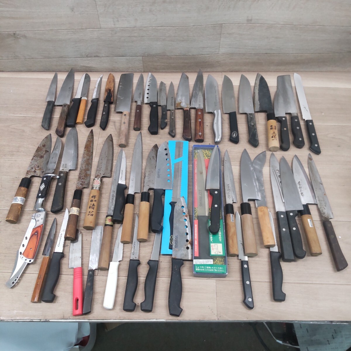 L3P-260323-1102 包丁まとめ 和包丁 料理包丁 洋包丁 出刃 ペティナイフ 調理器具 刃物 包丁 51点まとめ