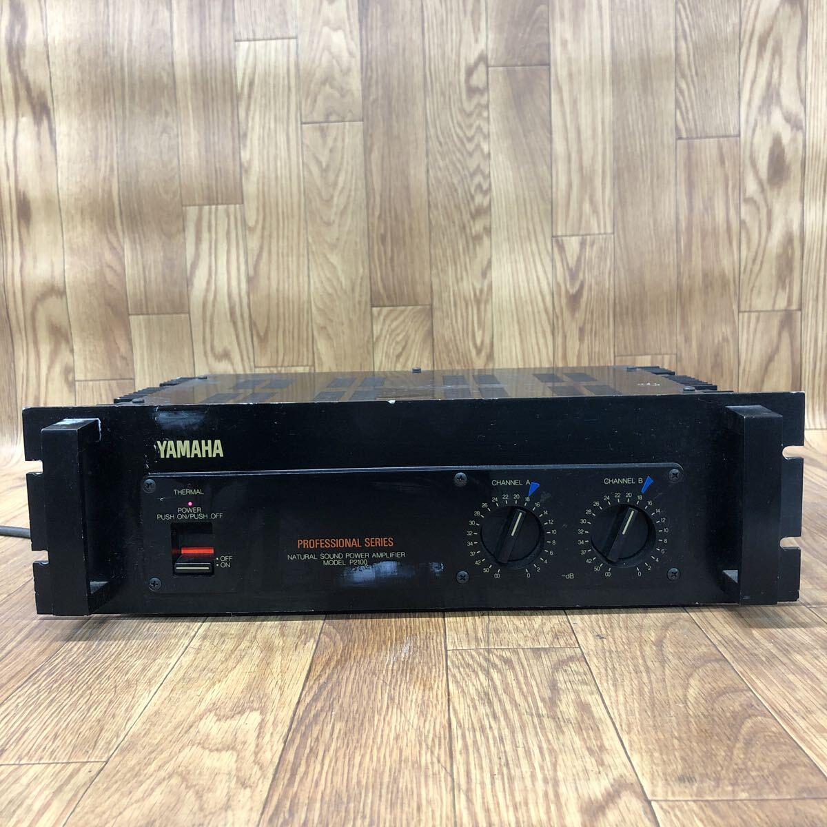 AHO-260319-1156 YAMAHA ヤマハ P2100 PROFESSIONAL SERIES パワーアンプ POWER AMPLIFIER 通電確認済み