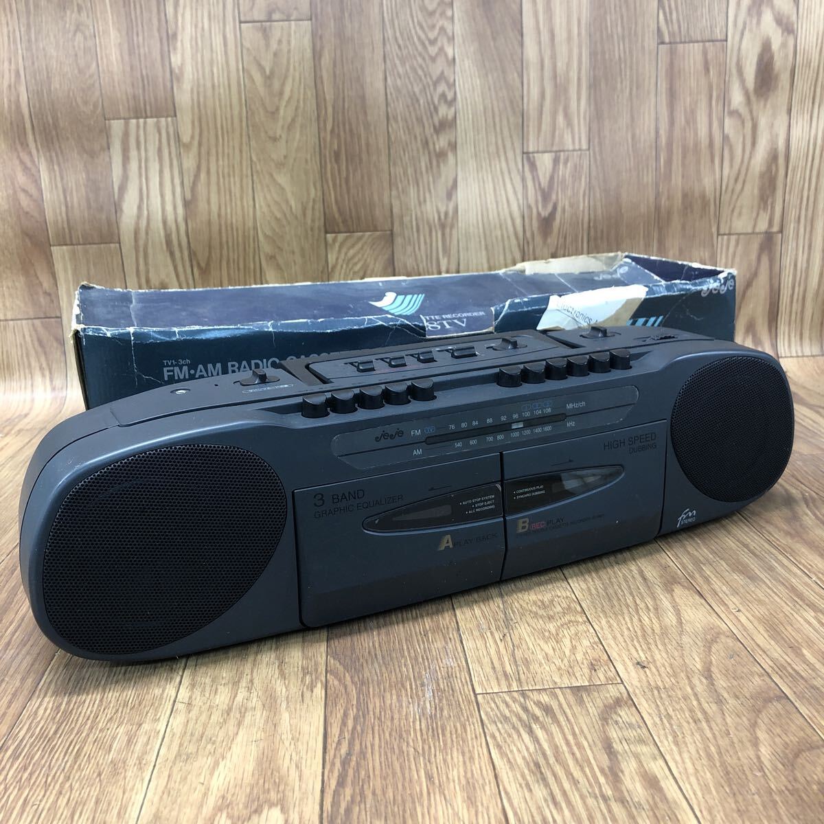AHO-260319-1113 jeje FM/AM RADIO CASSETTE RECORDER ダブルカセット ラジカセ SR-W88TV TV1-3ch オーディオ機器 通電確認済み