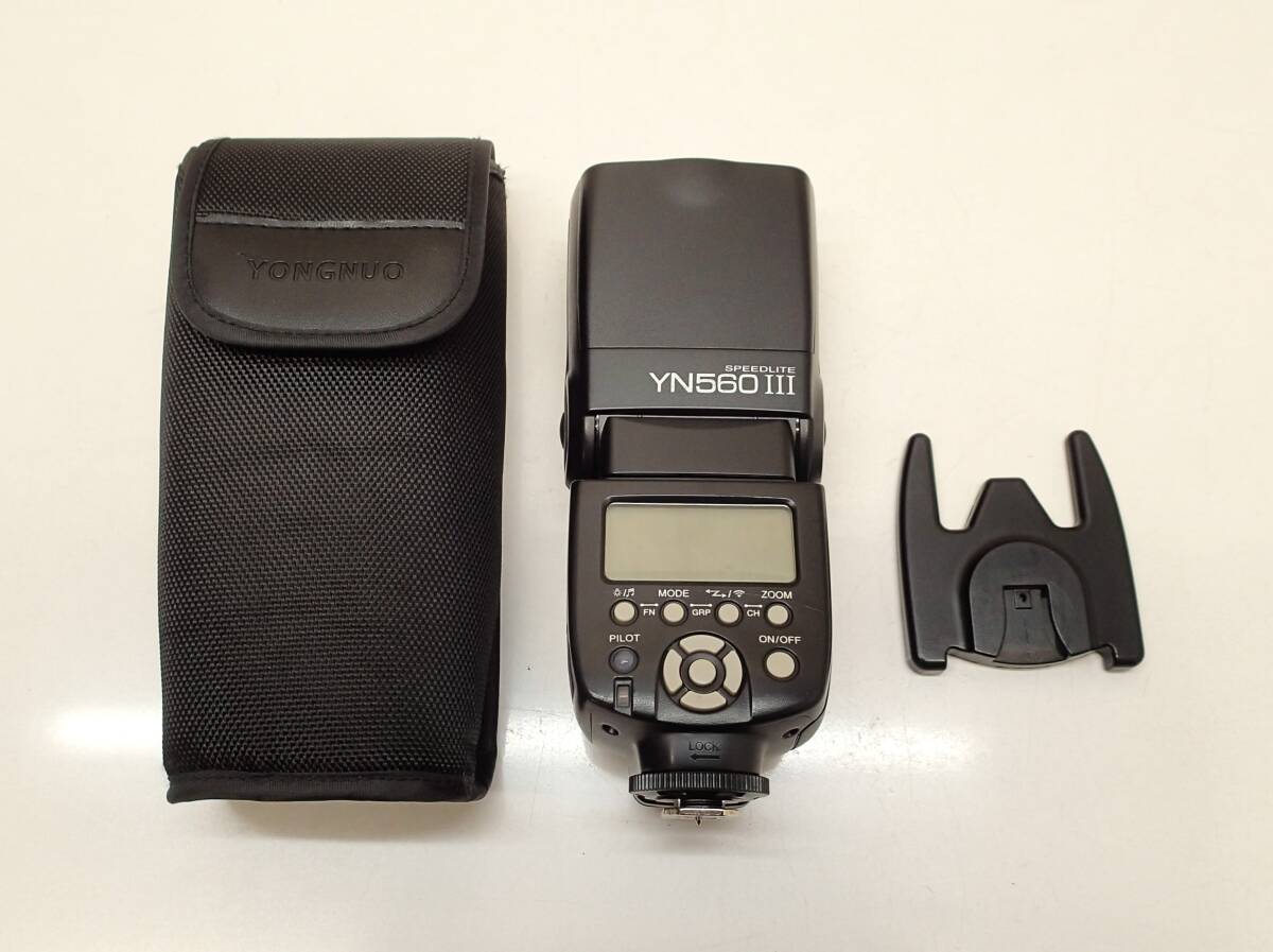 J634A　ヨンヌオ YONGNUO　YN560Ⅲ　ストロボ フラッシュ スピードライト SPEEDLITE　通電・発光OK　現状品 詳しい動作未確認の為ジャンク 