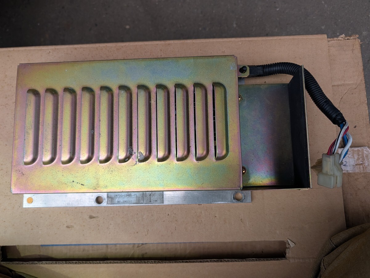 ZB トヨタ バッテリー フォークリフト 部品 ステアリングコントローラー 24710―13401―71 1ton 未確認未検品の為ジャンク扱い