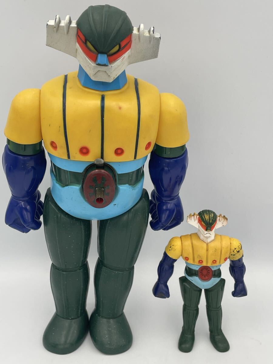 FY3530A164 鋼鉄ジーグ ソフビ フィギュア 大小2点 昭和レトロ 当時物 ダイナミック企画 大の方の音出ますが聞き取りずらいです。現状品