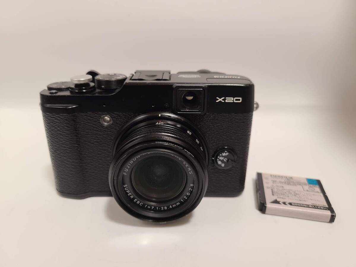 富士フイルム　FUJIFILM X20