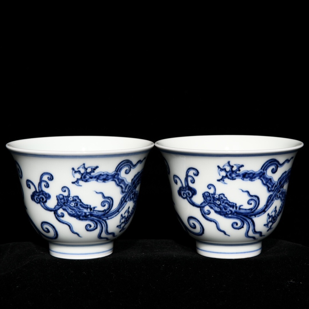 永し 明時代 宣德年製 青花蓮紋杯 一対 古陶磁器 陶芸 皿 中国陶瓷器 唐瓷 置物擺件 古美術品 古賞物 収集 旧家蔵出 中国唐物