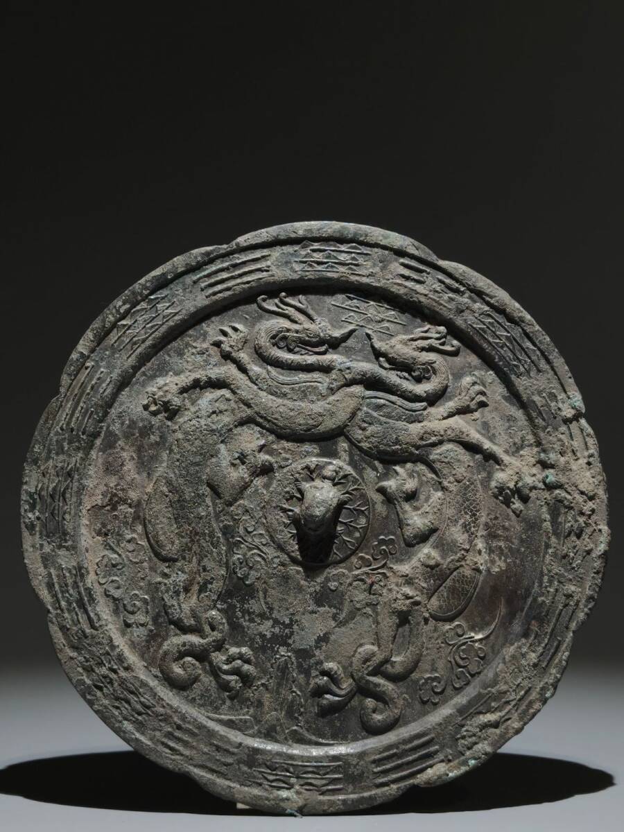 永し 唐代時期 青銅器 雙龍紋鏡 銅鏡 極細工 古銅彫 置物擺件 古美術品 時代物 古董品 収集 旧家蔵出 中国唐物 A54