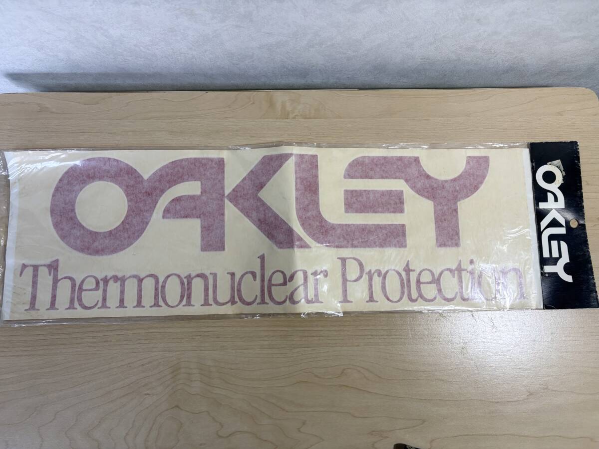 新品未使用 オークリー レトロ アメリカ製 RED OAKLEY 赤 ステッカー シール デカール レア ヴィンテージ