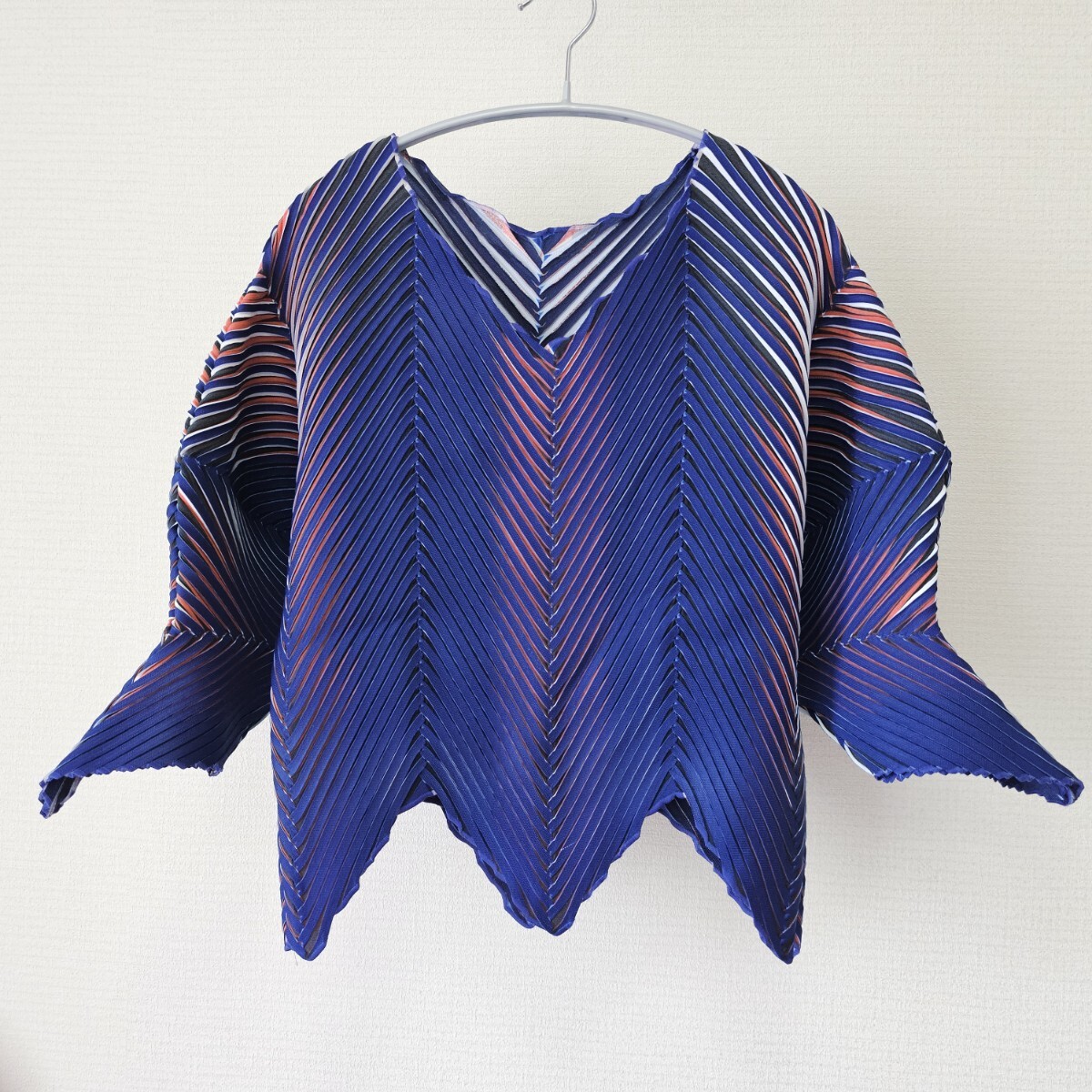 874☆ ISSEY MIYAKE イッセイミヤケ ギザギザ プリーツ 加工 変形 チュニック ブルー 白 朱色