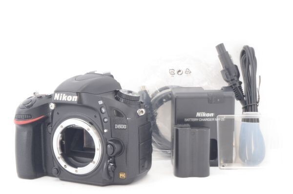 美品★S数12,741回★Nikon ニコン D600 ボディ ブラック 2426万画素 フルサイズ デジタル一眼レフカメラ R5348