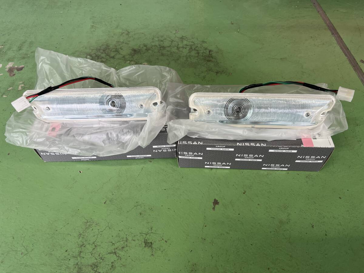 ハコスカ 後期用 純正 新品 フロント マーカーランプ ASSY 左右set ウインカー コンビネーション GC10 KGC10 KPGC10 NISSAN