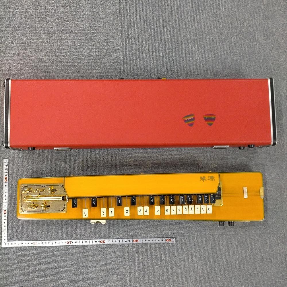 【送料着払い】 オレンジ 大正琴 赤ケース 弦錆び有 未チューニング 和楽器 練習用 2905468