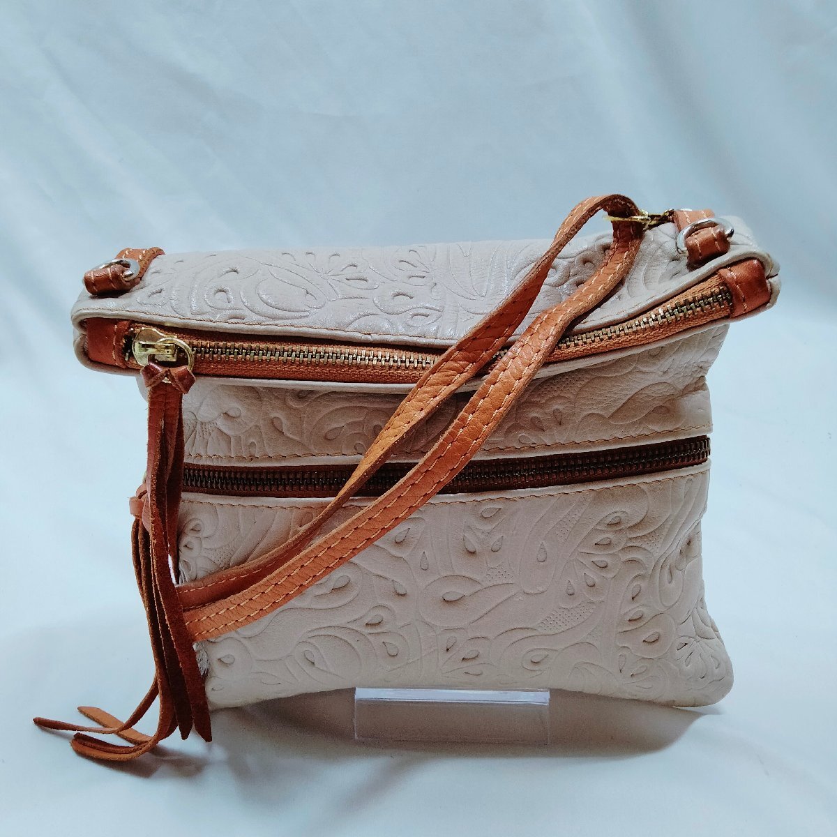 5点以上落札で送料無料！ イタリア製 総柄 型押し レザー ショルダーバッグ ベージュ 5850007