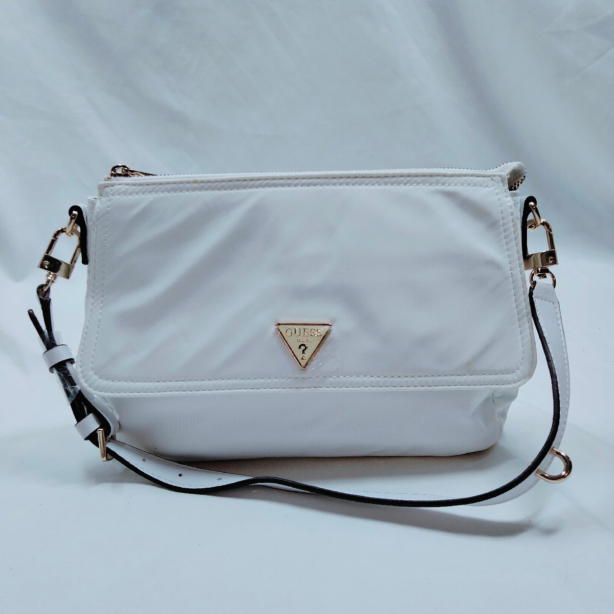 5点以上落札で送料無料！ GUESS ゲス ショルダーバッグ ナイロン ホワイト 5850008