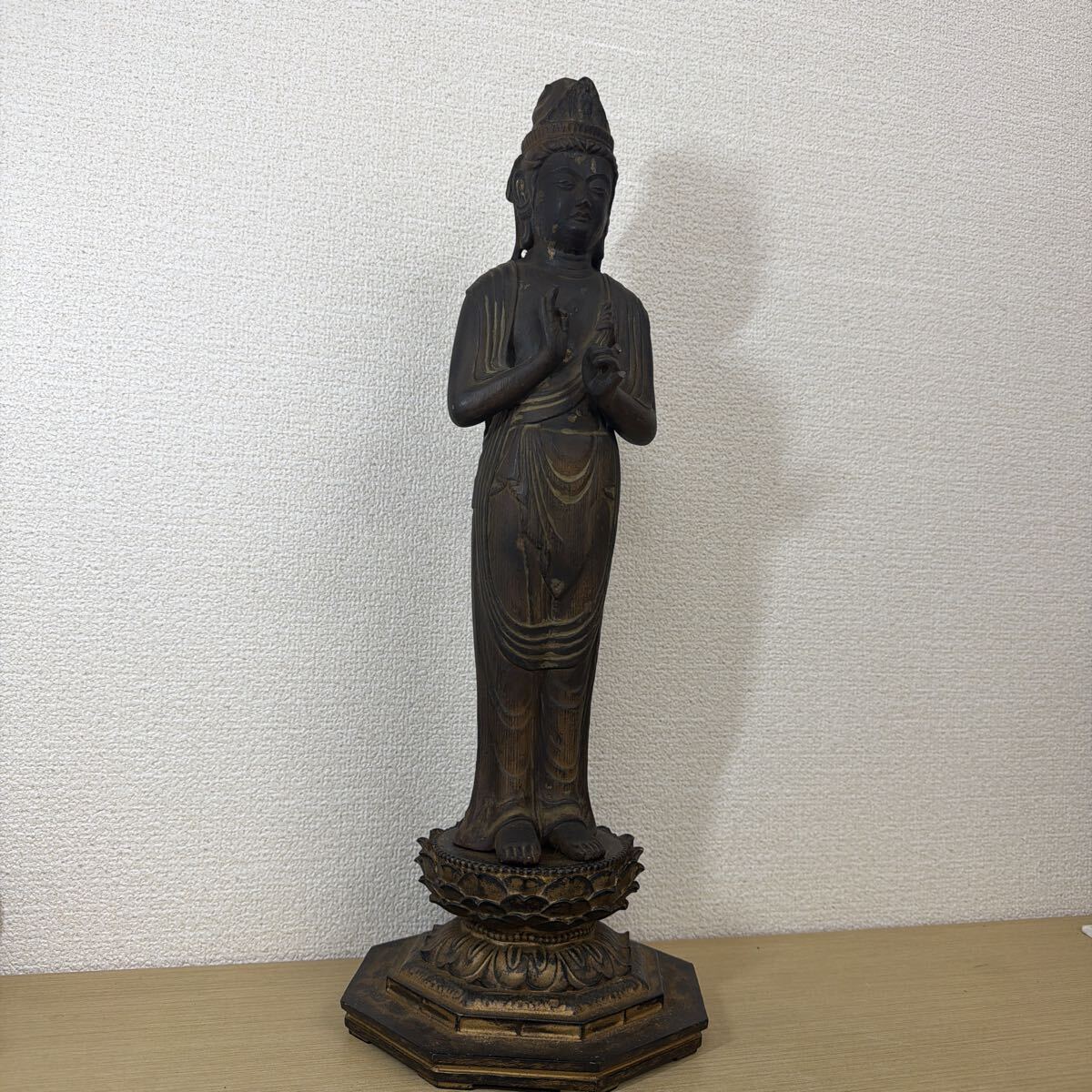 ZC4198 木彫り 聖観世音菩薩 聖観音 木造 仏像 立像 蓮華座 仏教美術 時代 骨董 古美術 彫刻 高さ約47cm 木彫 アンティークコレクション