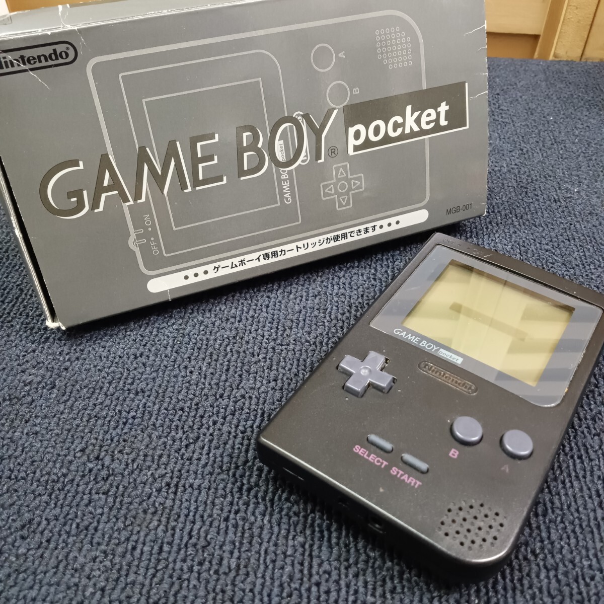錬A111 Nintendo GAMEBOY pocket MGB-001 ブラック ゲームボーイポケット 任天堂 ニンテンドー ゲーム機 箱付き 中古品